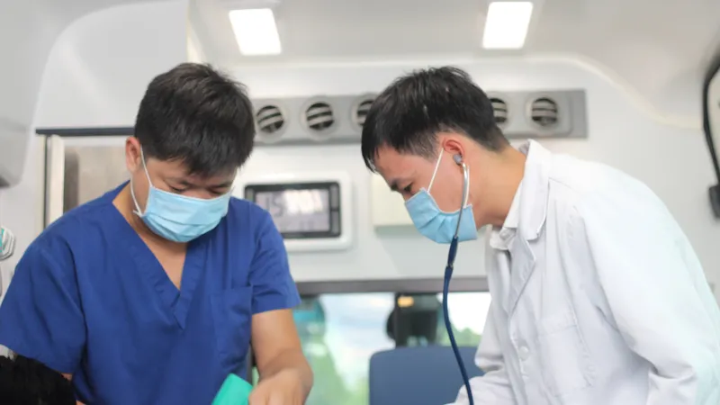 Kích hoạt cấp cứu ngoại viện trong đêm, cứu sống bệnh nhân nguy kịch trên đảo Phú Quốc