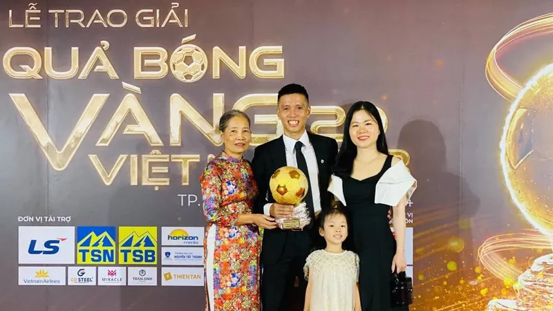 Quả bóng vàng futsal Việt Nam 2023 Phạm Đức Hòa giải nghệ 