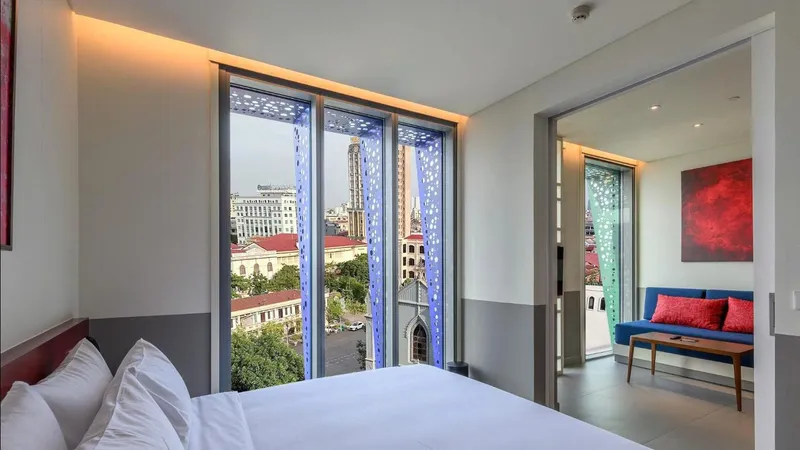Căn hộ dịch vụ của Khách sạn Wink Hải Phòng tích hợp khu vực bếp và phòng khách