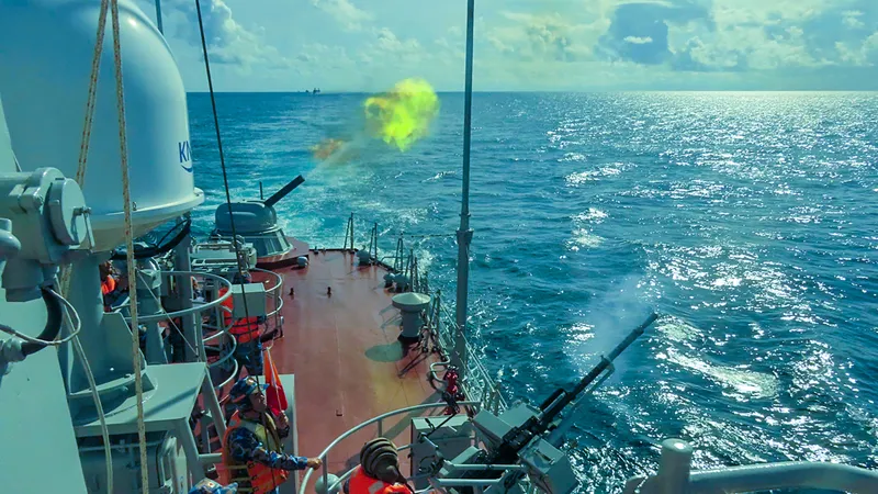 Vùng 2 Hải quân: Xử trí tốt các tình huống trên biển đúng đối sách, không để bị động, bất ngờ