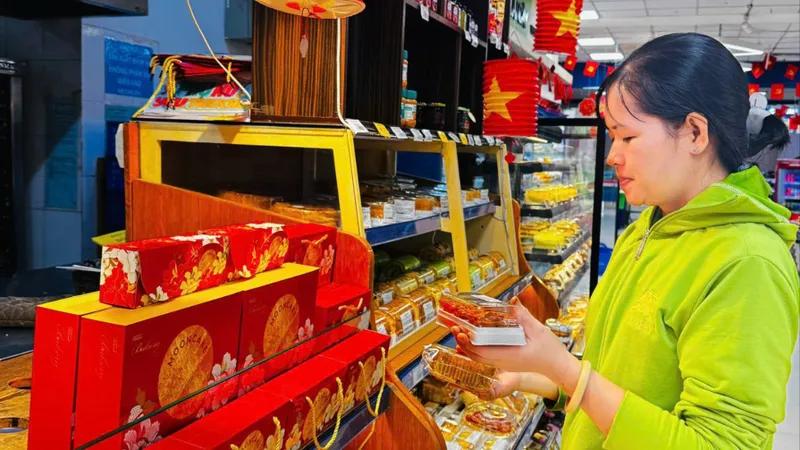 Hàng Việt chiếm ưu thế trong giỏ quà trung thu tại Saigon Co.op