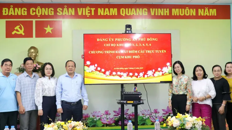 Phường An Phú Đông triển khai thiết bị họp trực tuyến đến khu phố