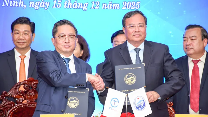 Lãnh đạo tỉnh Tây Ninh và Tập đoàn CT Group ký kết hợp tác phát triển hệ sinh thái UAV, tháng 12-2025