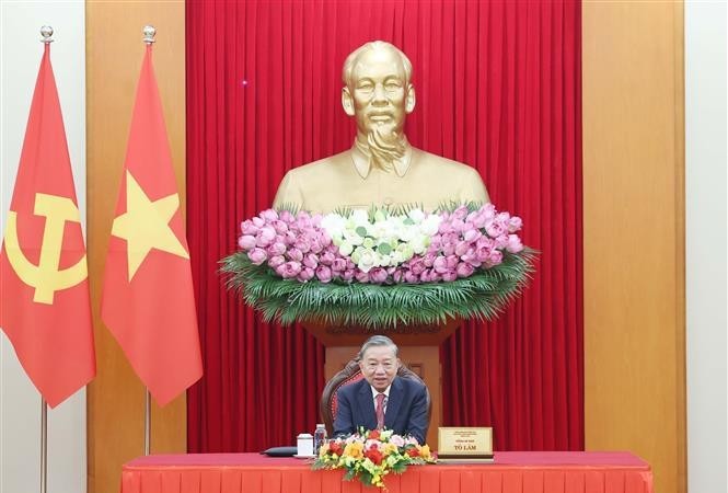 Party General Secretary To Lam and Vietnamese officials in the phone talks with US President Donald Trump on the evening of July 2 (Hanoi time) (Photo: VNA)