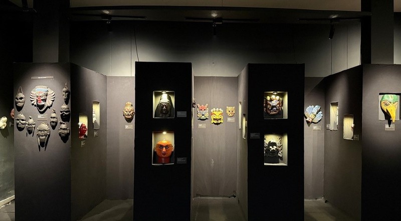 The exhibition features nearly 100 ritual and performance masks from Vietnam, India, Thailand, China, the Republic of Korea, Sri Lanka, and Myanmar, highlighting Asia’s shared spiritual and artistic heritage. (Photo: VNA)