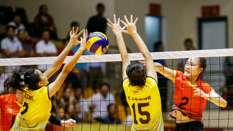 Đặng Thị Kim Thanh (áo đỏ) thể hiện khá ấn tượng ở VTV Cup 2018. Ảnh: MINH HOÀNG