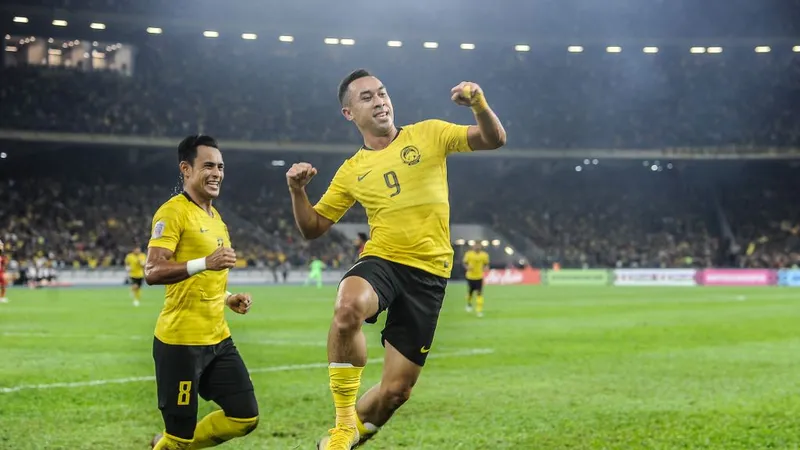 Norshahrul Idlan Talaha (phải) để ngỏ cơ hội dự trận chung kết AFF Cup 2018.