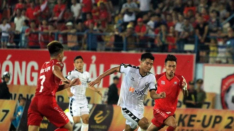 Đà Nẵng và Hải Phòng níu chân nhau với tỷ số hòa 1-1. Ảnh: MINH HOÀNG