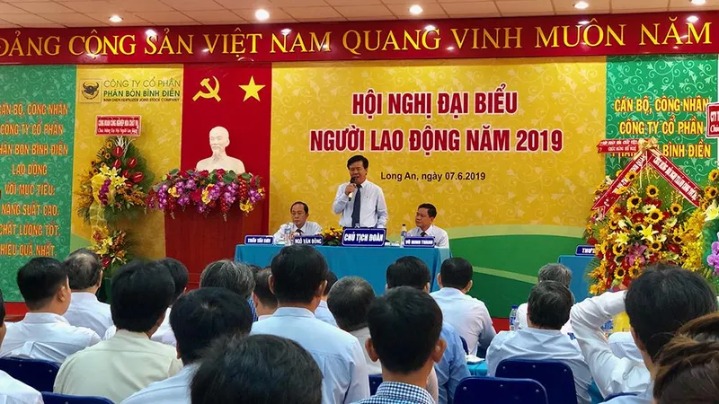 Ông Ngô Văn Đông – Tổng giám đốc Công ty Cổ phần phân bón Bình Điền phát biểu.
