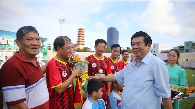 HLV Dương Ngọc Hùng đã khởi xướng trận đấu này. Ảnh: Dũng Phương 