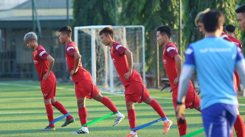 Đội U22 Việt Nam chuẩn bị vào TPHCM. Ảnh: Đoàn Nhật