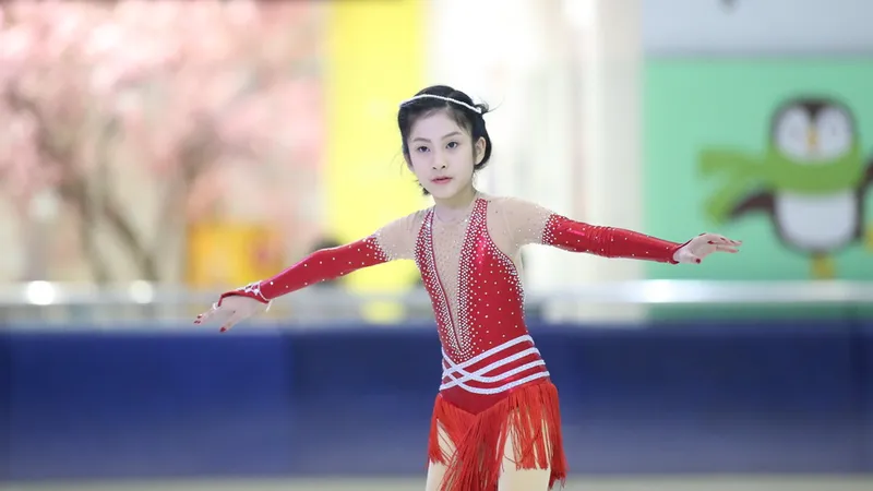 VĐV Lý Phương Anh được ươm mầm cho trượt băng nghệ thuật Việt Nam.