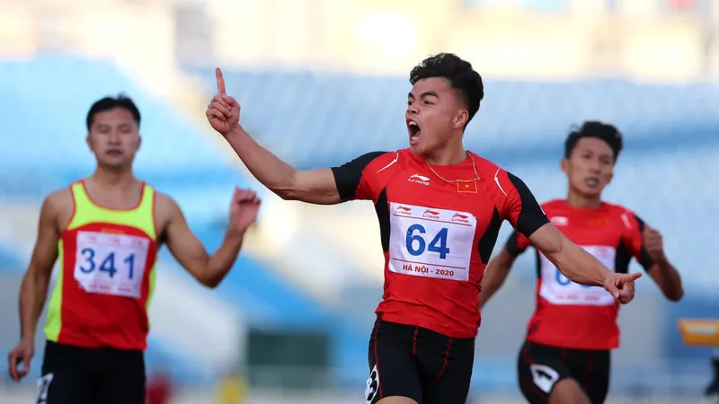Ngần Ngọc Nghĩa (CAND) phá kỷ lục quốc gia ở cự ly 100m nam. Ảnh: MINH HOÀNG