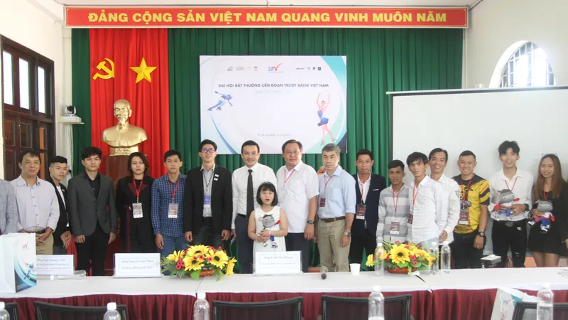 Các thành viên trong Liên đoàn Trượt băng và Roller Việt Nam.