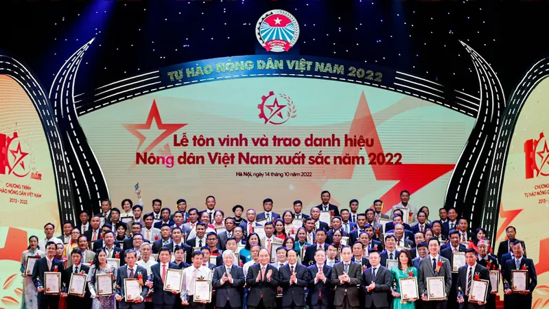 Chương trình Tự hào Nông dân Việt Nam, trọng tâm là Lễ tôn vinh và trao danh hiệu Nông dân Việt Nam xuất sắc năm 2022.