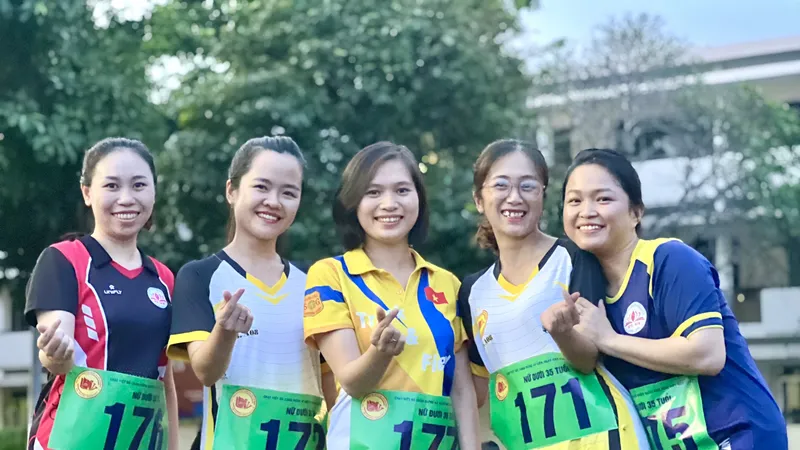 Những VĐV nhí nhảng và vui nhộn nhất của giải Việt dã. Ảnh: NGUYÊN PHƯƠNG