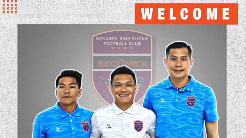 Quang Hùng cùng hai trợ lý cũng vừa ký hợp đồng cùng B.Bình Dương là Quang Hải và Thành Đạt