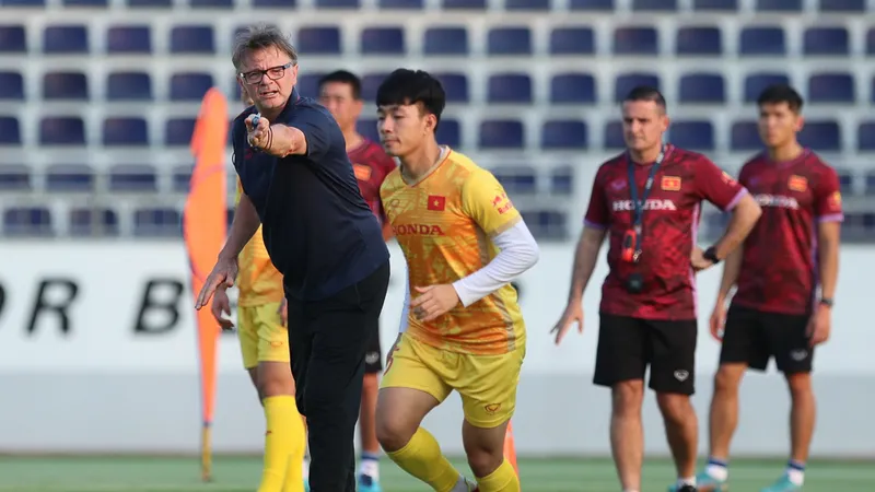 HLV Troussier đã có trong tay bộ khung ưng ý