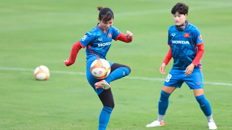 Thùy Trang trên sân tập chiều 23-5