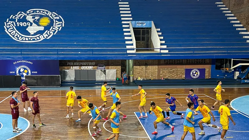 Đội tuyển futsal Việt Nam sẵn sàng cho trận đấu với đội tuyển Paraguay