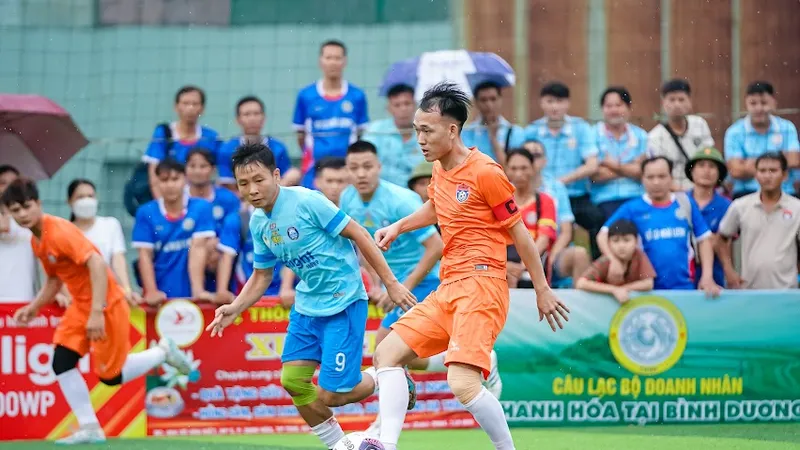 Các đội thi đấu quyết tâm với nhiều trận cầu kịch tính và hấp dẫn ngay ngày khai mạc giải 