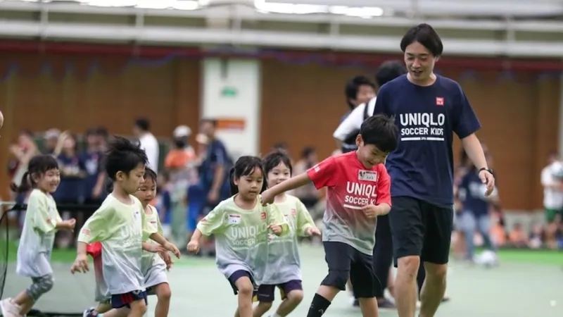 UNIQLO hợp tác cùng Liên đoàn Bóng đá Nhật Bản tổ chức sự kiện JFA Uniqlo Soccer Kids ở Việt Nam 