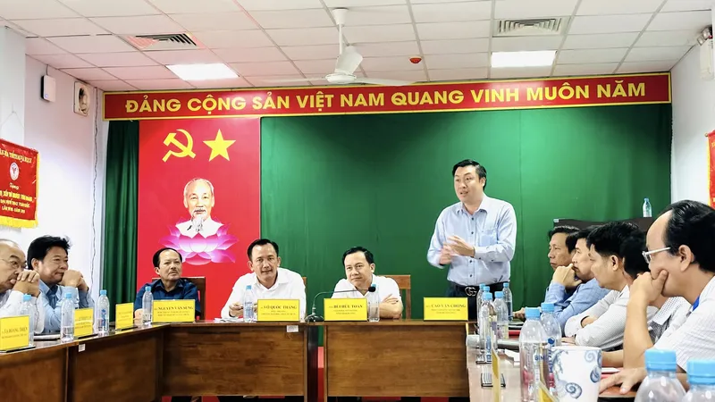Ông Cao Văn Chóng – Phó Giám đốc Sở VHTTDL Bình Dương phát biểu, trao đổi tình hình TDTT tỉnh Bình Dương