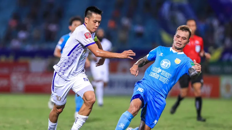 Cả hai đội Hà Nội FC và Nam Định đều bị phạt nguội từ VFF bởi sai phạm của cổ động viên