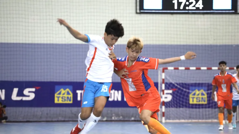 Sân chơi dành cho các cầu thủ trẻ futsal TPHCM chính thức khởi tranh vào ngày 8-8. Ảnh: DŨNG PHƯƠNG 