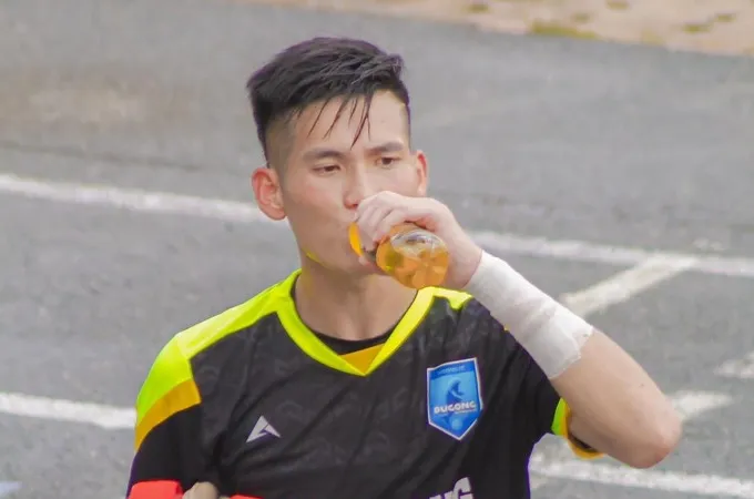 Thủ môn Nguyễn Văn Bá bị cấm thi đấu 2 năm. Ảnh: FBNV