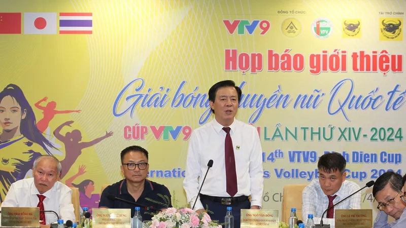 Ông Ngô Văn Đông - Tổng giám đốc Công ty CPPB Bình Điền - giới thiệu tổng quan về Cúp VTV9 Bình Điền lần thứ 14-2024. Ảnh: DŨNG PHƯƠNG
