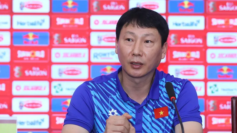 HLV Kim Sang-sik muốn giành chiến thắng để có trận ra mắt đội tuyển Việt Nam suôn sẻ. ẢNH: MINH HOÀNG