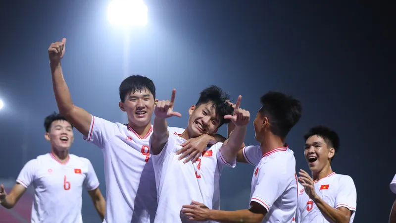 Niềm vui của các tuyển thủ U20 Việt Nam ở trận ra quân vòng loại Giải U20 châu Á 2025. 