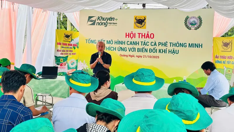 TS. Trương Hồng, Thành viên Hội đồng Khoa học Công ty CP Phân bón Bình Điền, chia sẻ tại buổi hội thảo.