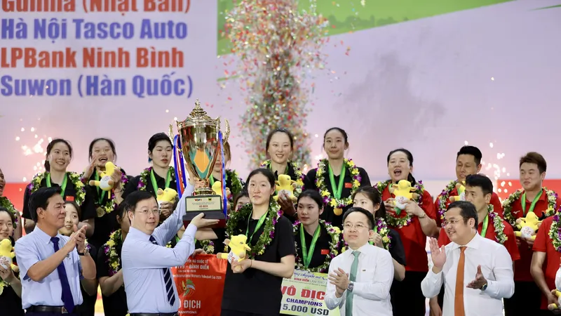 CLB Giang Tô (Trung Quốc) giành ngôi vô địch. Ảnh: DŨNG PHƯƠNG