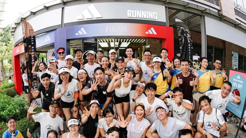 Sự kiện khai trương cửa hàng adidas Sala Running quy tụ đông đảo runners sáng ngày 30-5