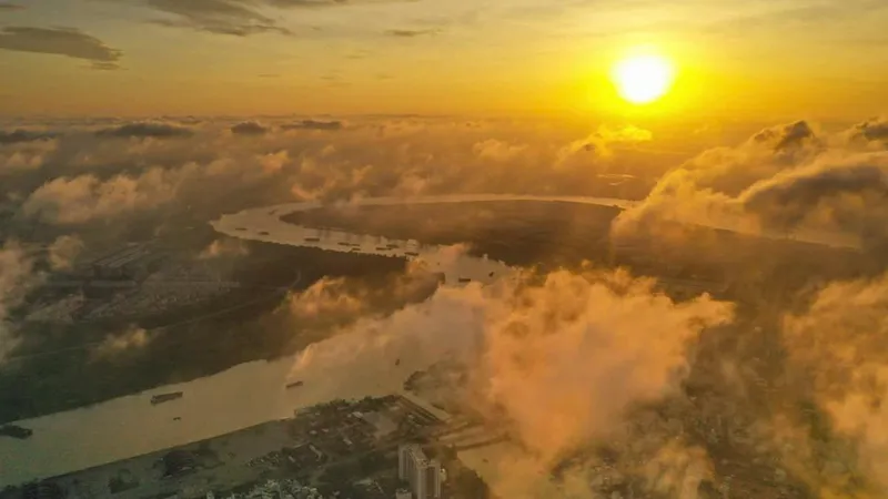 Thành phố mùa... mây thấp