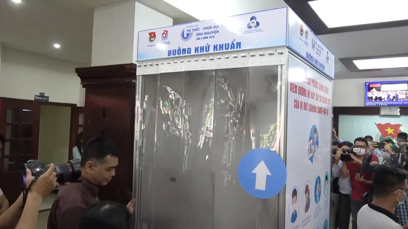 Ra mắt buồng khử khuẩn toàn thân tại TPHCM