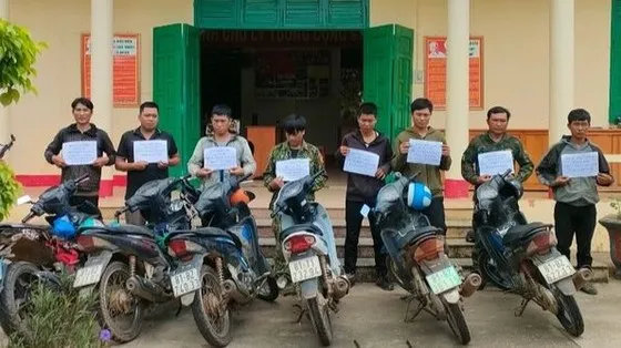Podcast bản tin trưa 4-7: Bắt 8 đối tượng mang súng tự chế vào xã biên giới săn thú; Xe tải chở than bốc cháy trên đường Hồ Chí Minh