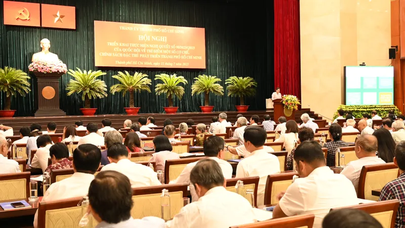 Triển khai nghị quyết phát triển TPHCM nhanh nhất, hiệu quả nhất