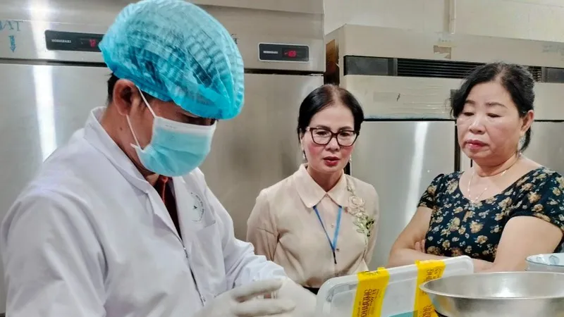 Podcast bản tin trưa 14-9: Đình chỉ hoạt động, kiểm tra, truy xuất nguồn thực phẩm bánh mì Phượng