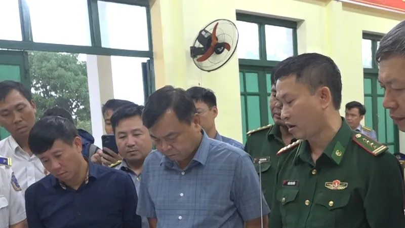 Podcast bản tin tối 17-10: Tận dụng thời gian “vàng” để tìm kiếm 13 ngư dân còn mất tích; 3 cán bộ trong vụ sập taluy ở Đà Lạt bị khởi tố
