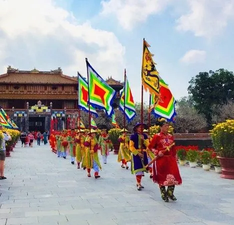 Podcast bản tin tối 25-11: Xôn xao hình rồng trong cờ Long Vân tại Đại nội Huế, giống trong Hoàng Long Kỳ Nhà Thanh