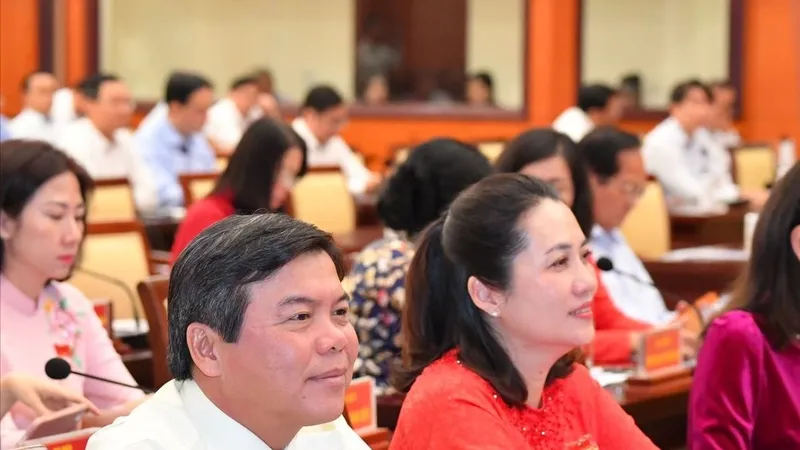 Podcast bản tin trưa 6-12: TPHCM đề xuất hỗ trợ học phí, ăn trưa, tiền đi đò... cho học sinh xã đảo Thạnh An