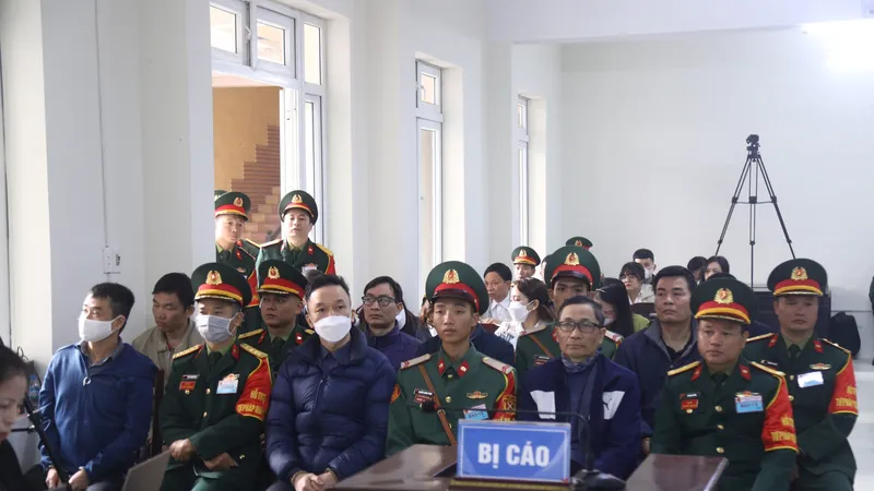 Podcast bản tin trưa 27-12: 4 cựu sĩ quan Học viện Quân y hầu tòa trong vụ án Việt Á