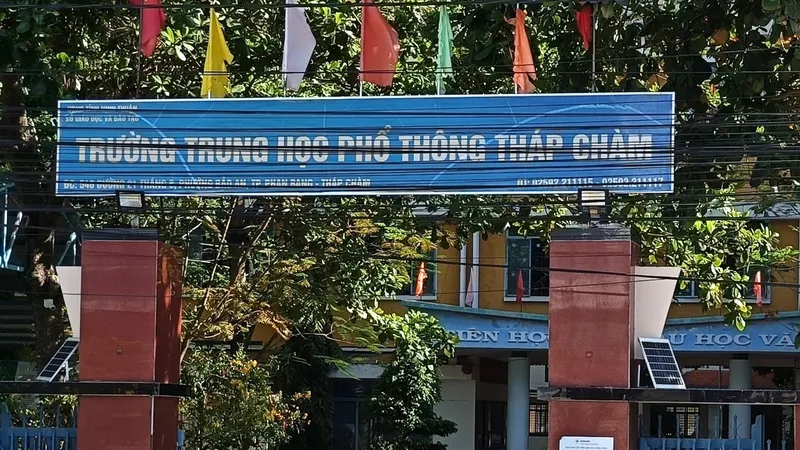 Podcast bản tin tối 26-5: Hiệu trưởng yêu cầu thu tiền vệ sinh, nước uống của học sinh cao gấp 4 lần so với năm học trước