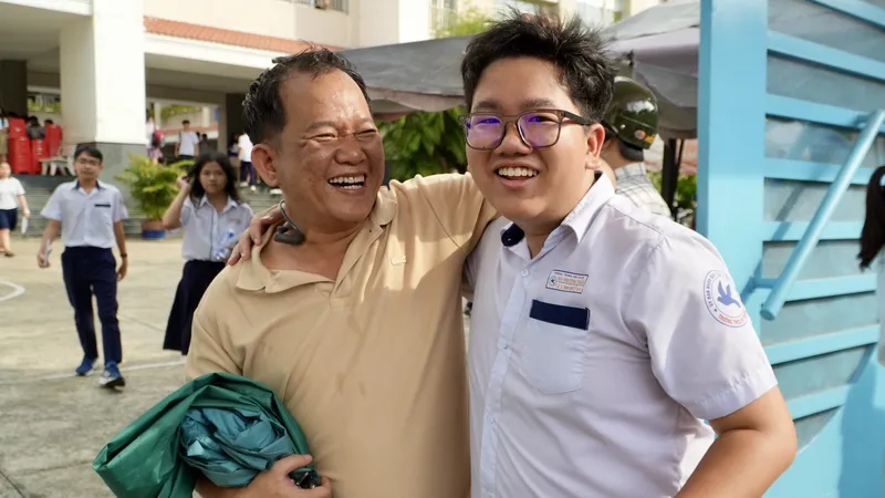 Podcast bản tin tối 6-6: Thí sinh tự tin dự đoán sẽ có "mưa" điểm 9, 10 môn Ngoại ngữ