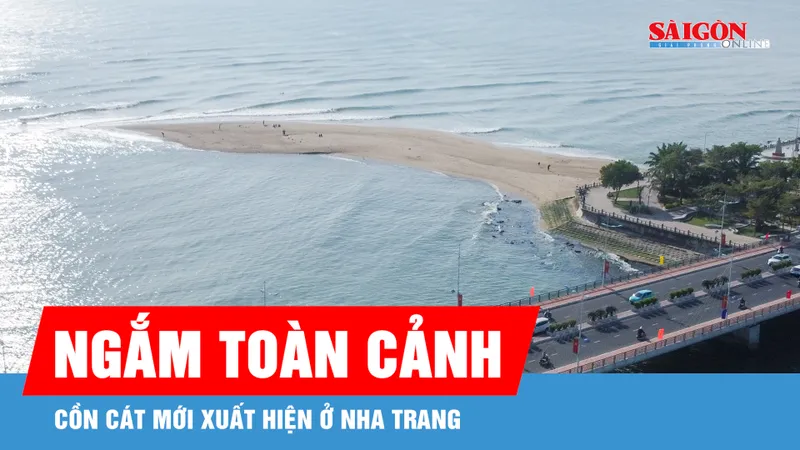 Cồn cát tự nhiên hướng ra biển Nha Trang hút khách