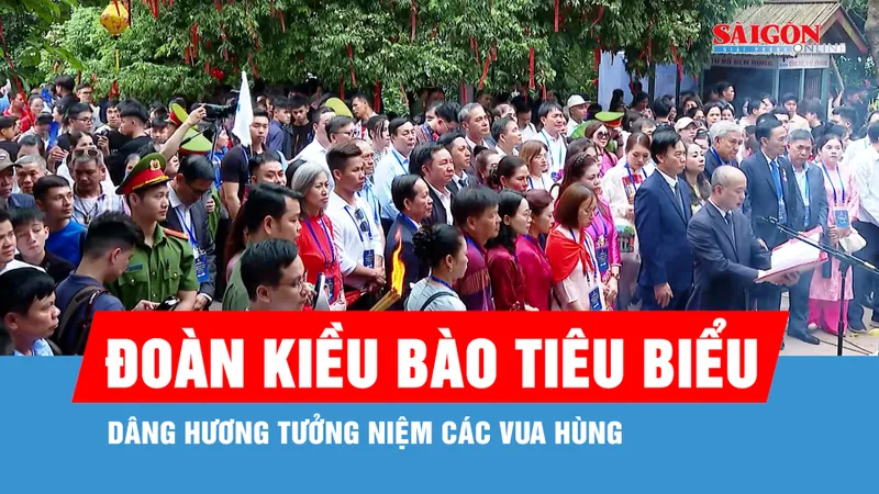 Đoàn kiều bào tiêu biểu dâng hương tưởng niệm các Vua Hùng
