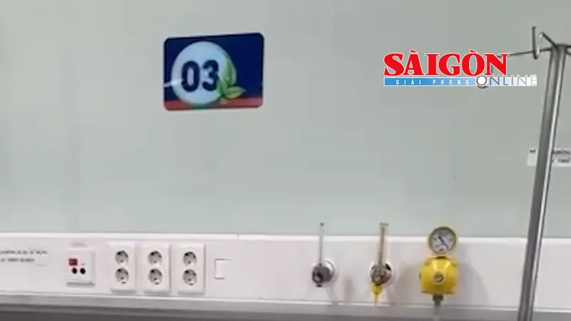 Vụ bé 2 tuổi bị bạo hành: Thời điểm nhập viện Bệnh viện Nhi đồng 1 TPHCM, bé được chẩn đoán suy hô hấp, dập gan, dập lách, đứt tụy, tổn thương thận, gãy cũ xương cẳng tay trái… Ngày 6-5, bé đã ăn uống bình thường, bớt sợ hãi.